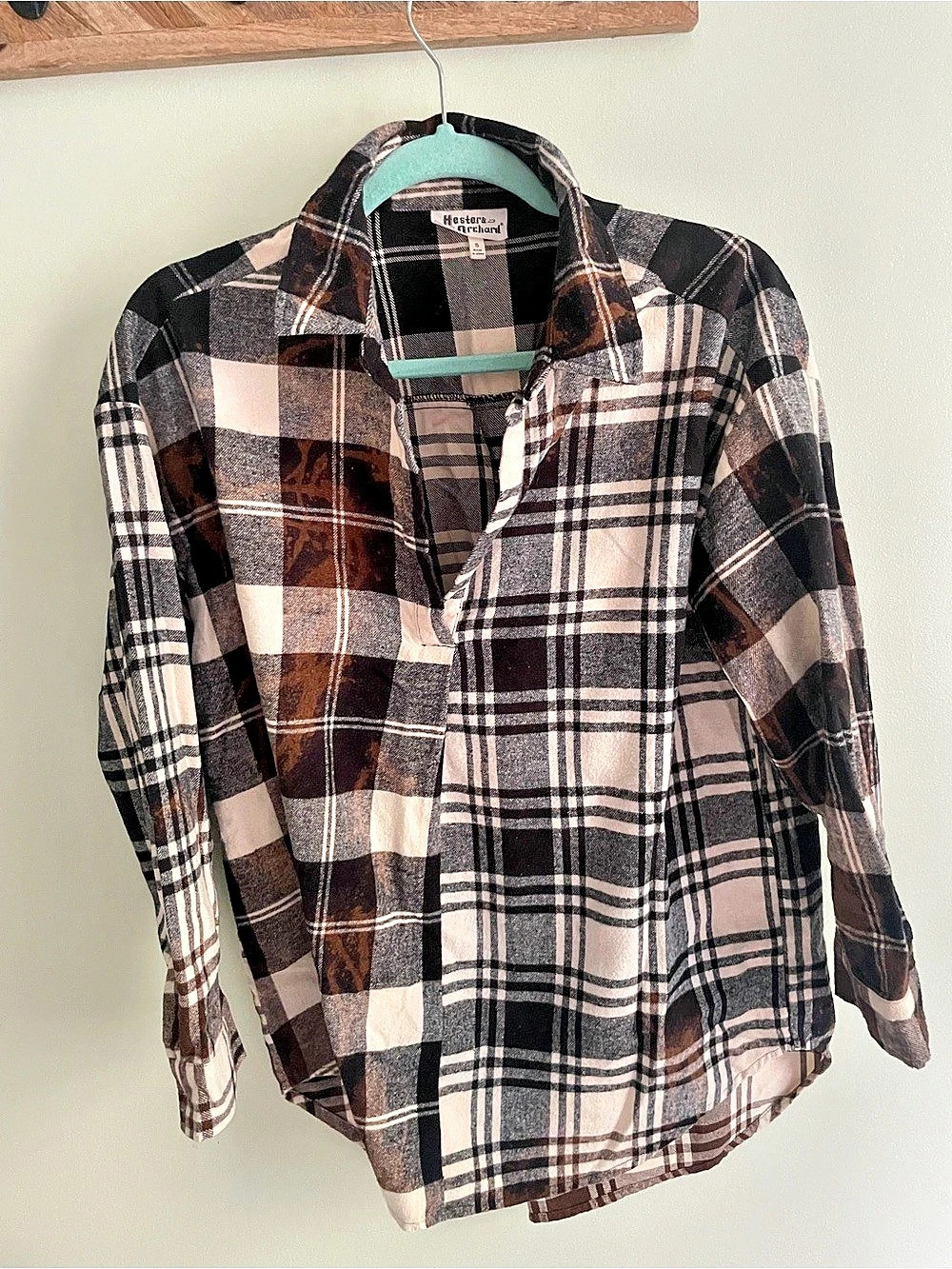 Hester & Orchard Plaid Button in Black & Brown Size Small